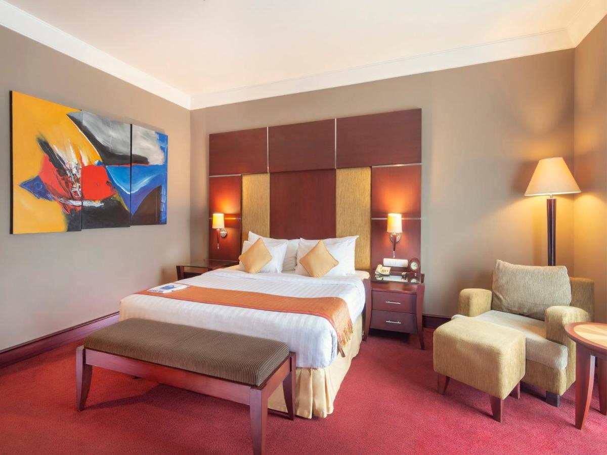 Blue Sky Hotel Balikpapan Экстерьер фото