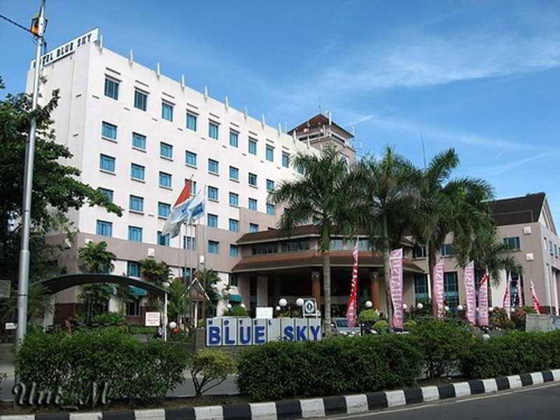 Blue Sky Hotel Balikpapan Экстерьер фото