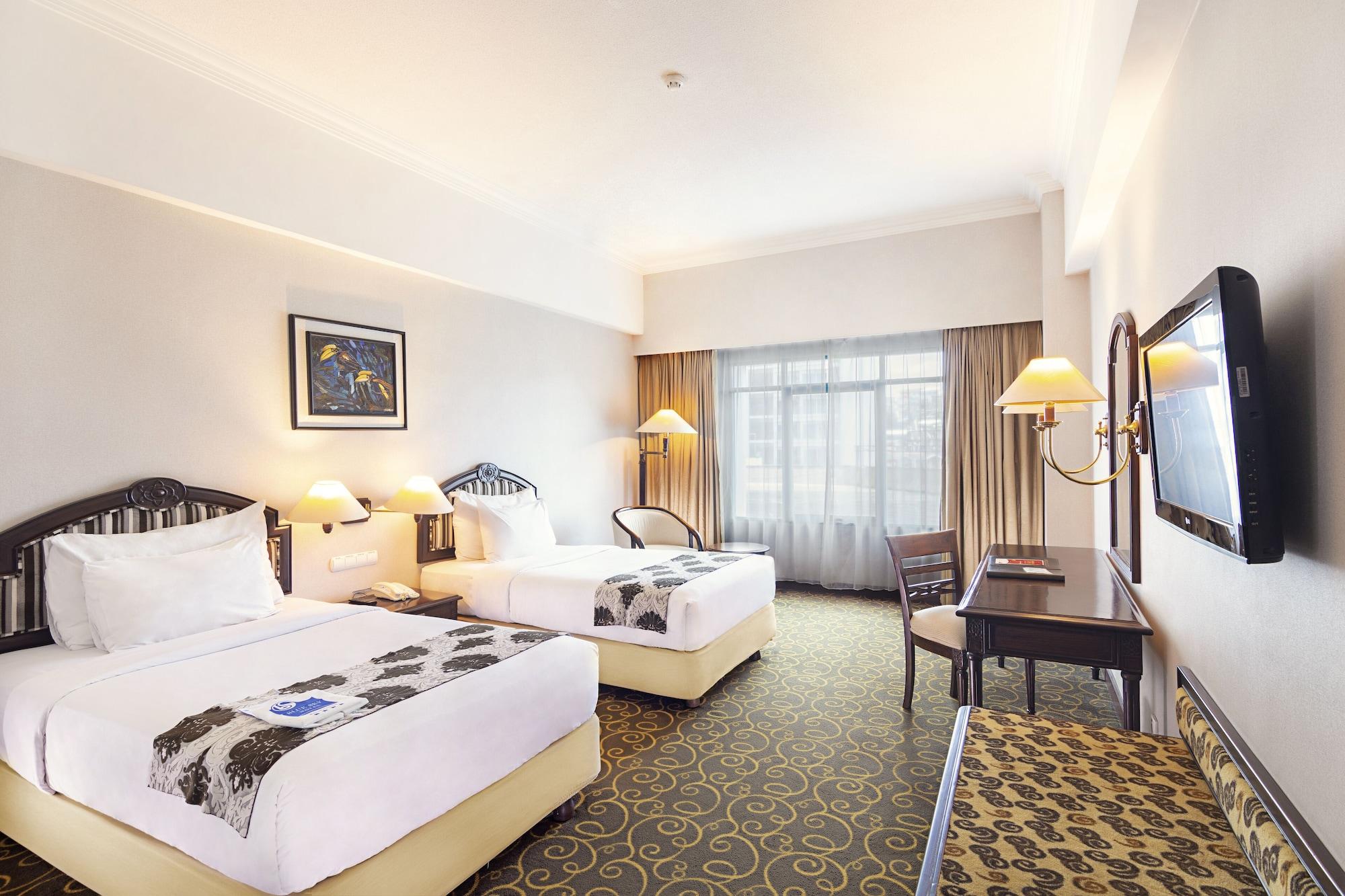 Blue Sky Hotel Balikpapan Экстерьер фото