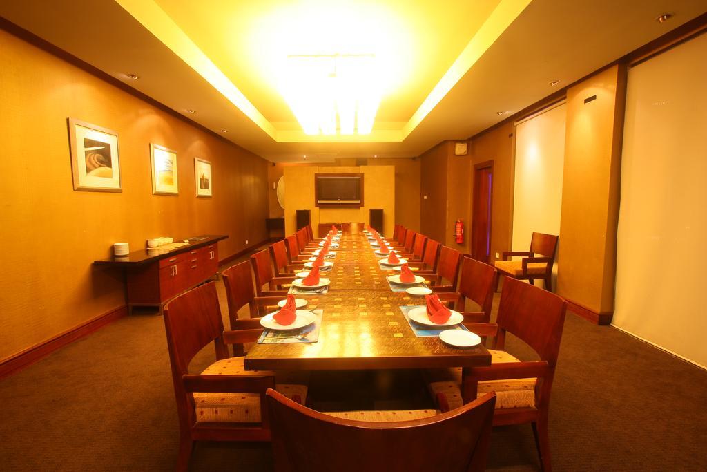 Blue Sky Hotel Balikpapan Экстерьер фото