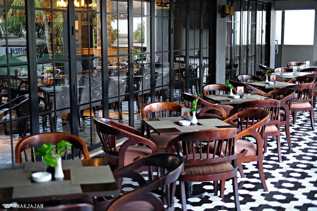 Blue Sky Hotel Balikpapan Экстерьер фото